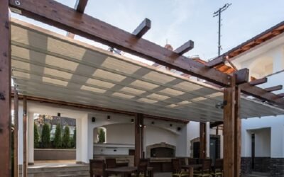 Pergotenda sul terrazzo ed edilizia libera.